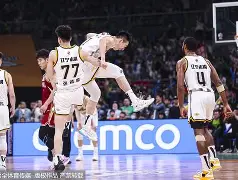 广东宏远CBA击败辽宁男篮，周琦内线优势明显