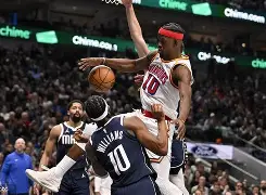 包含勇士NBA战胜达拉斯独行侠库里外线连中的词条